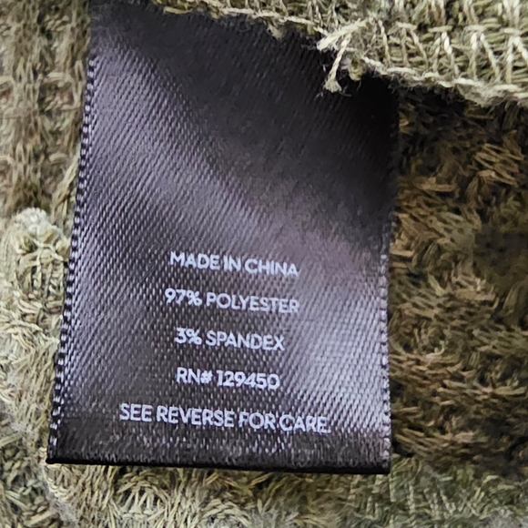 Like New Women's Simply Vera Army Green Tie-Dye Sweatshirt - Picture 5 of 6